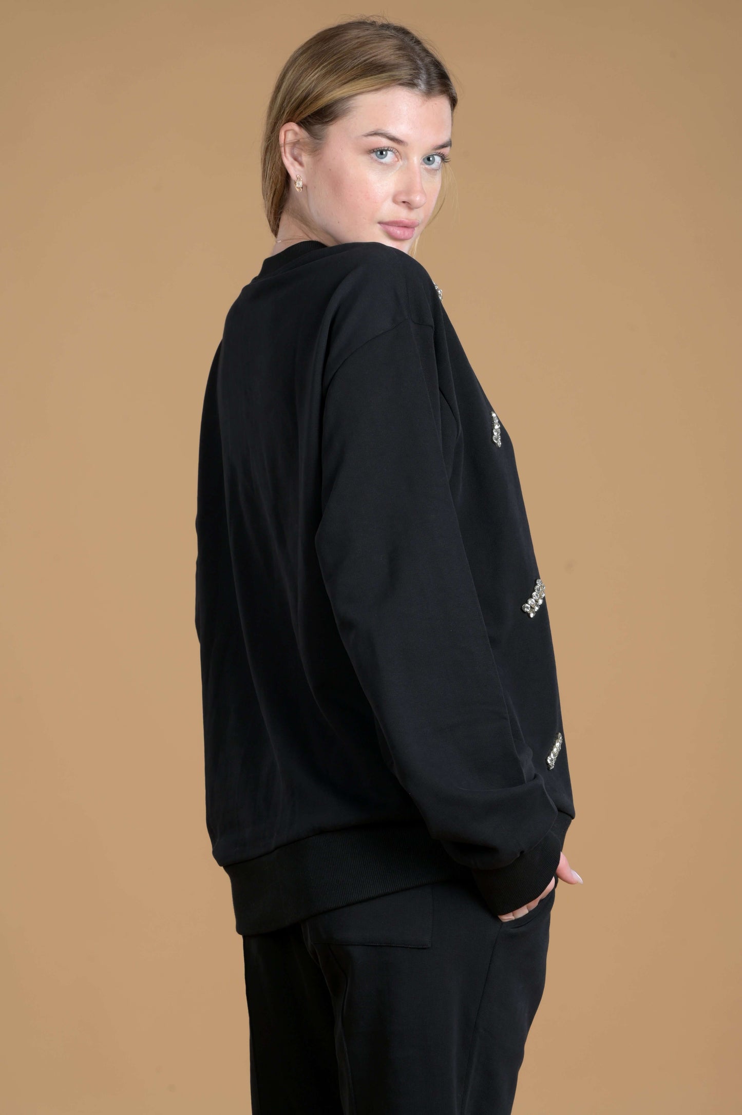 Women's Round Neck Embellished Sweatshirt